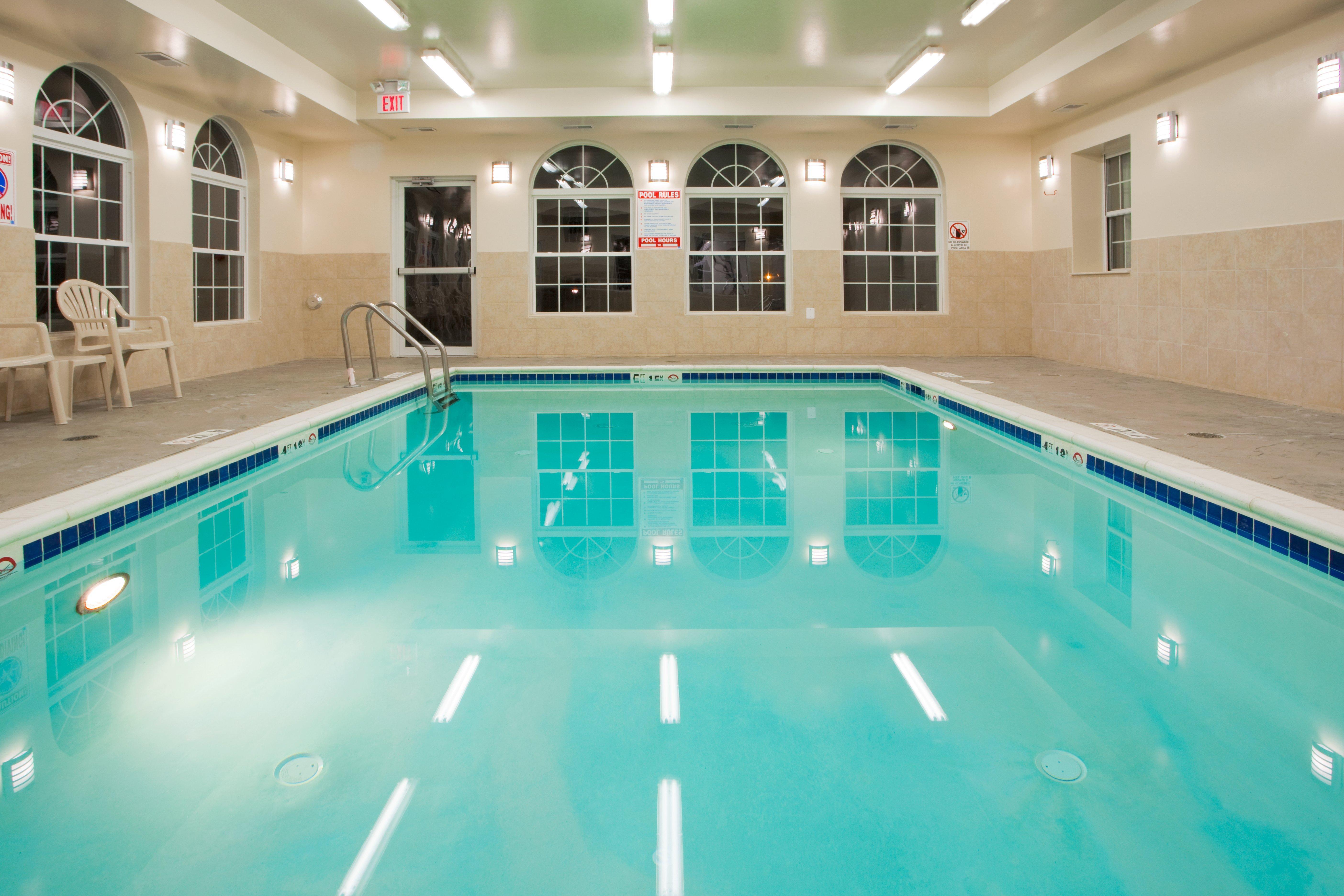 Holiday Inn Express Prince Frederick By Ihg Exterior foto