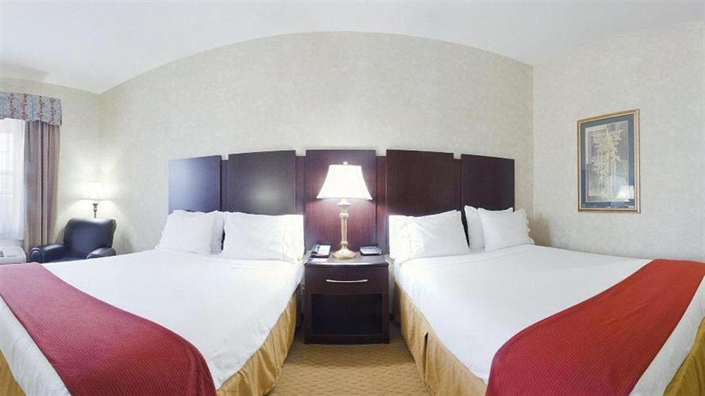 Holiday Inn Express Prince Frederick By Ihg Exterior foto